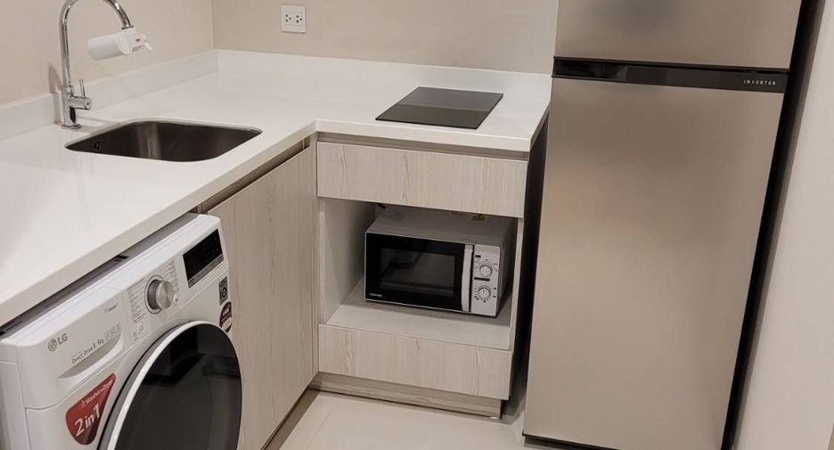 For rent 1 bed condo in Pathum Wan, Bangkok