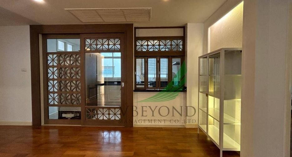 For rent 3 bedrooms house in Sathon, Bangkok