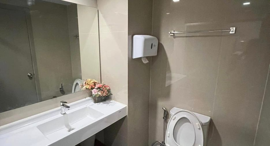 For rent 1 bed condo in Phra Khanong, Bangkok