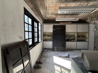 Аренда 5 спальни таунхаус в Щаттхана, Бангкок