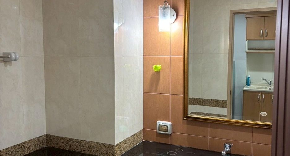 For rent 1 bed condo in Sathon, Bangkok