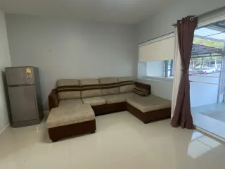 Reihenhaus zur Miete mit 2 Zimmer in Thung Khru, Bangkok
