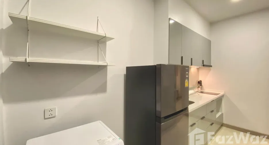 For rent 2 bedrooms condo in Bang Rak, Bangkok