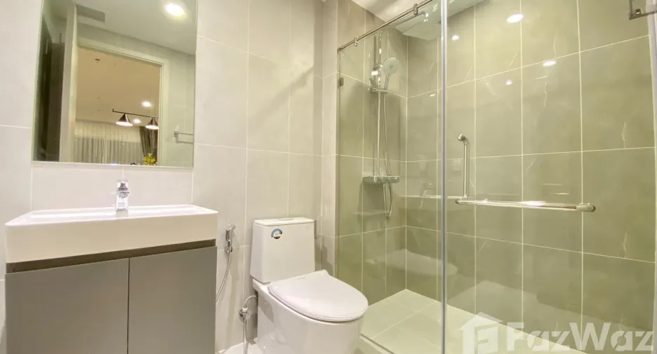 For rent 2 bedrooms condo in Bang Rak, Bangkok