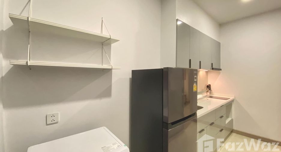 For rent 2 bedrooms condo in Bang Rak, Bangkok