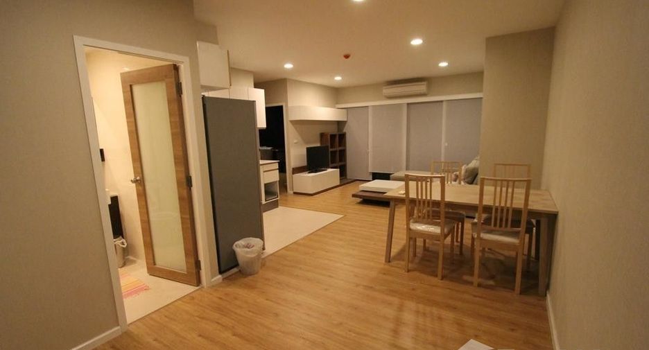 For rent 2 bedrooms condo in Watthana, Bangkok
