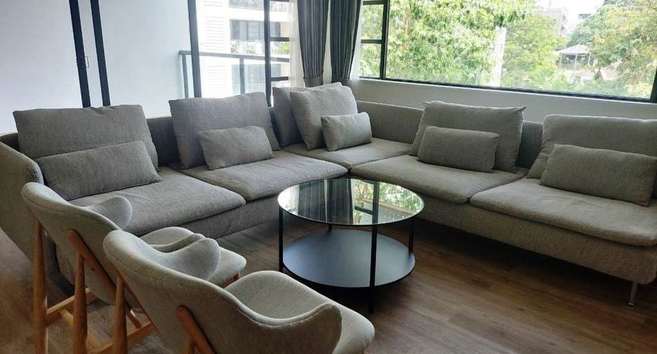 For rent 4 bedrooms condo in Sathon, Bangkok