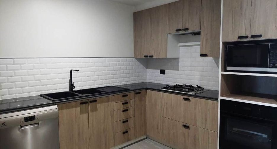 For rent 4 bedrooms condo in Sathon, Bangkok