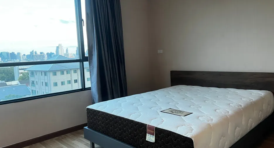 For rent 1 bed condo in Phaya Thai, Bangkok