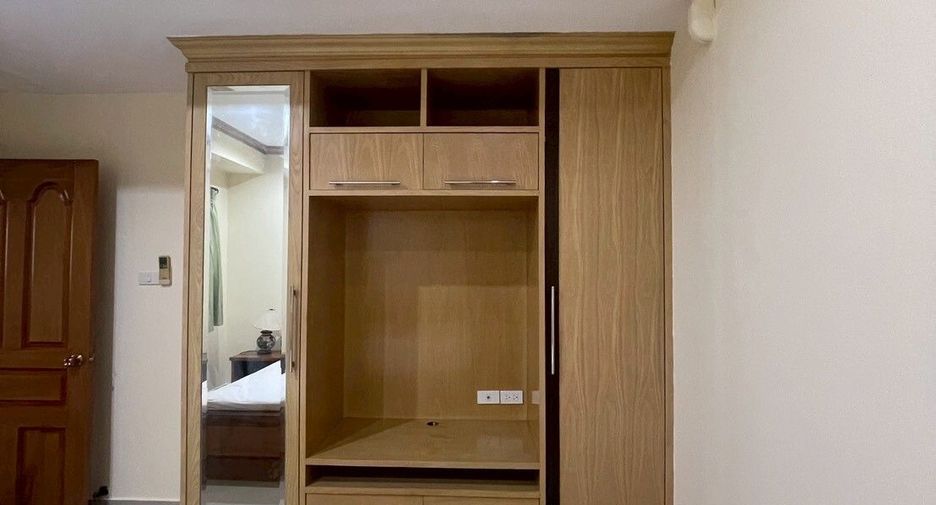 À louer 2 chambres appartement à Watthana, Bangkok