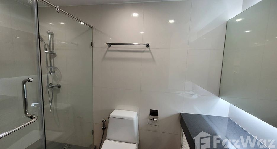 For rent 2 bedrooms apartment in Khlong Toei, Bangkok