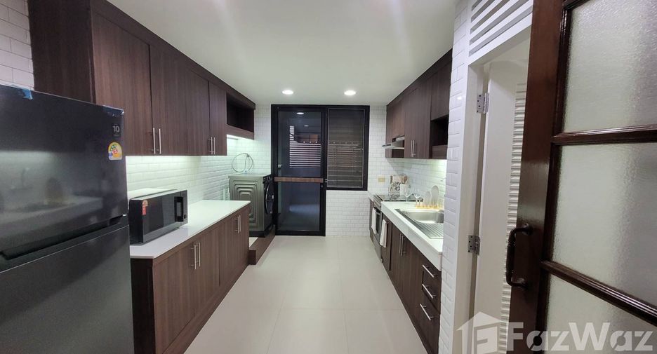 For rent 2 bedrooms apartment in Khlong Toei, Bangkok