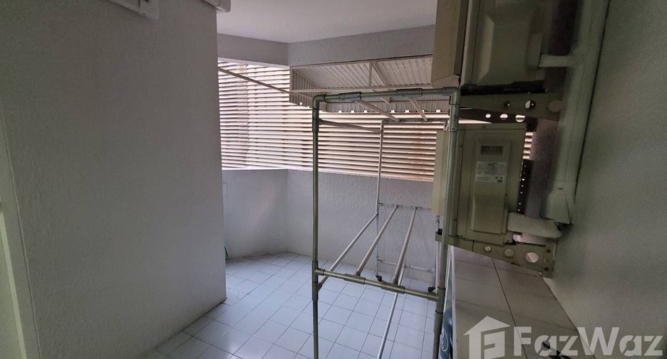 For rent 2 bedrooms apartment in Khlong Toei, Bangkok