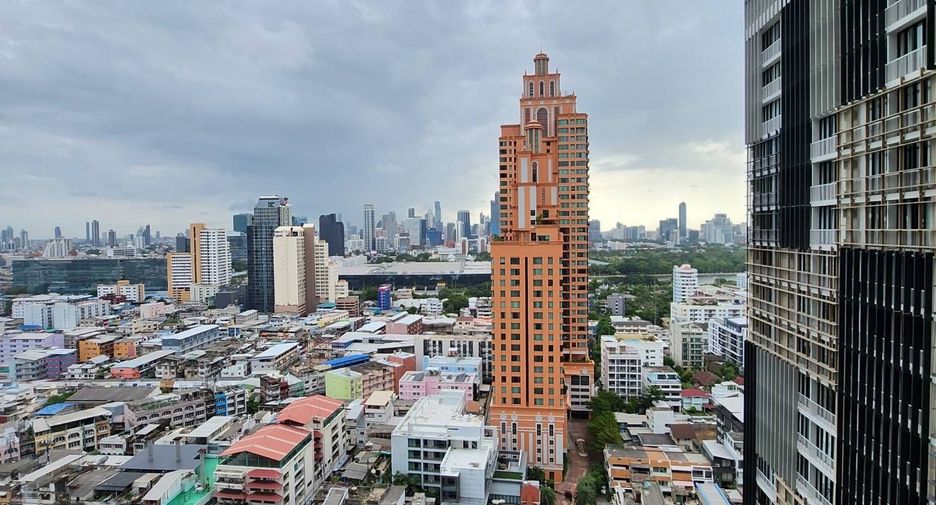 For rent studio condo in Khlong Toei, Bangkok