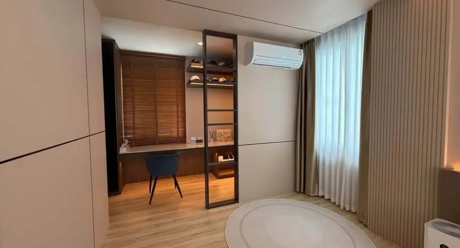 For rent 4 bedrooms house in Lat Phrao, Bangkok