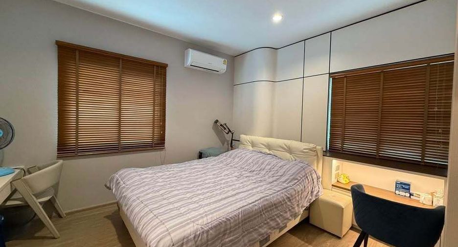 For rent 4 bedrooms house in Lat Phrao, Bangkok