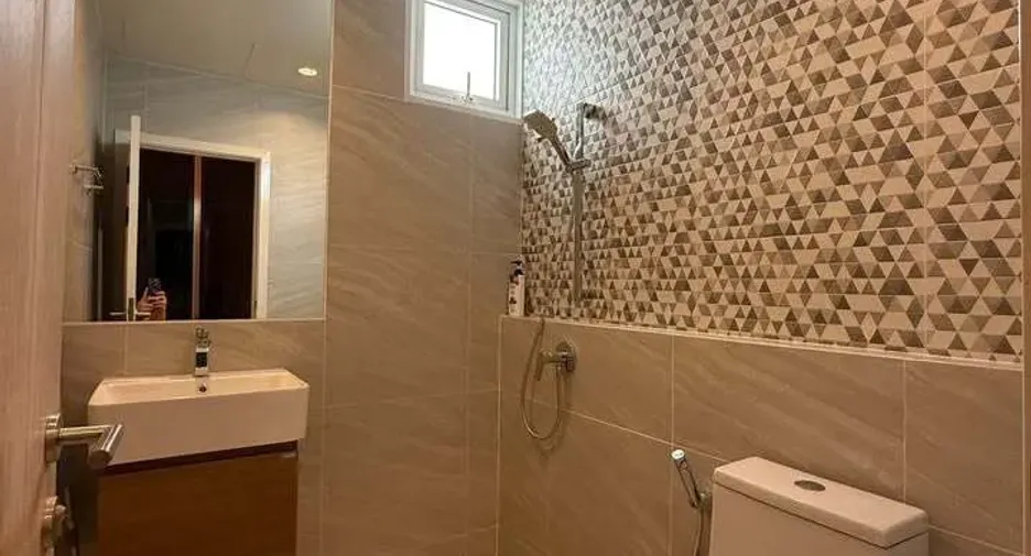 For rent 4 bedrooms house in Lat Phrao, Bangkok