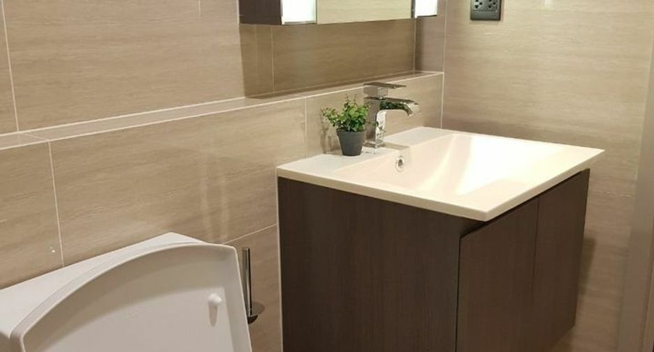 For rent 1 bed condo in Huai Khwang, Bangkok