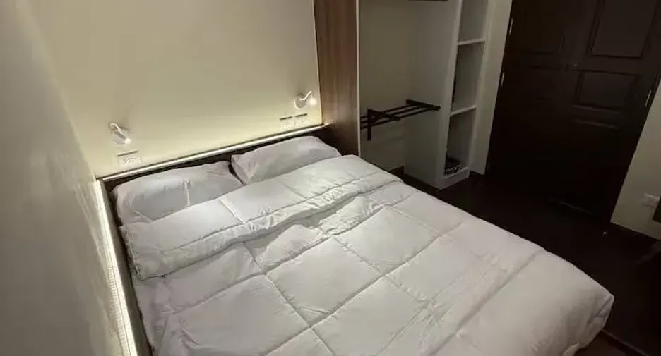 For rent 2 bedrooms townhouse in Bang Rak, Bangkok