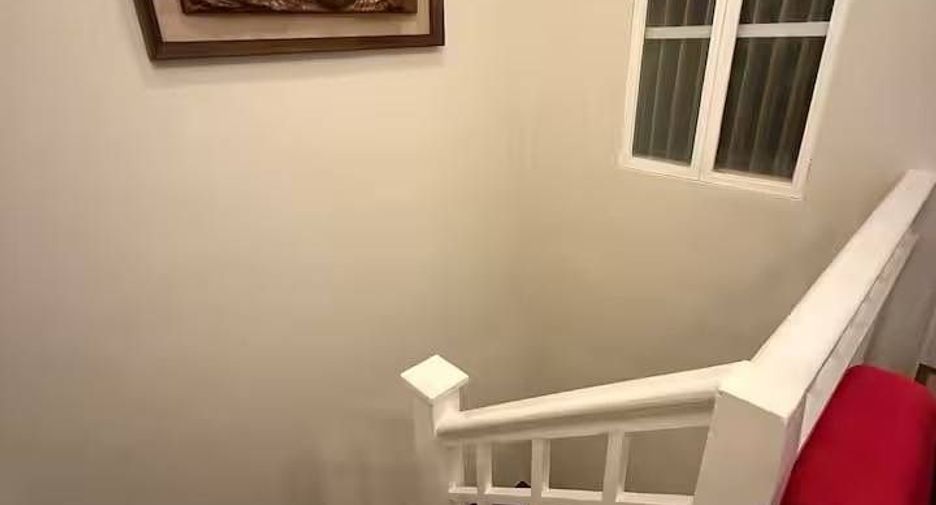 For rent 2 bedrooms townhouse in Bang Rak, Bangkok