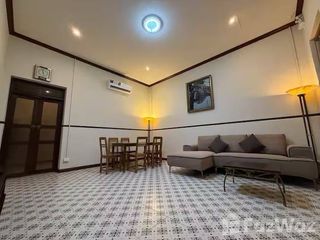 For rent 2 bedrooms townhouse in Bang Rak, Bangkok