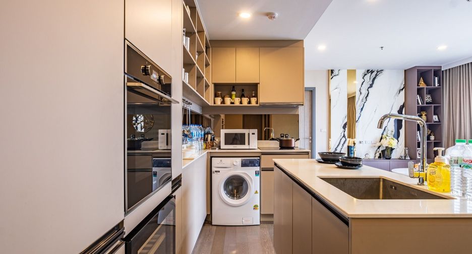 For rent 3 bedrooms condo in Khlong Toei, Bangkok