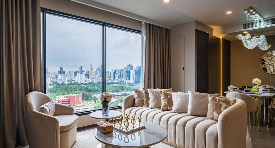 For rent 3 bedrooms condo in Khlong Toei, Bangkok