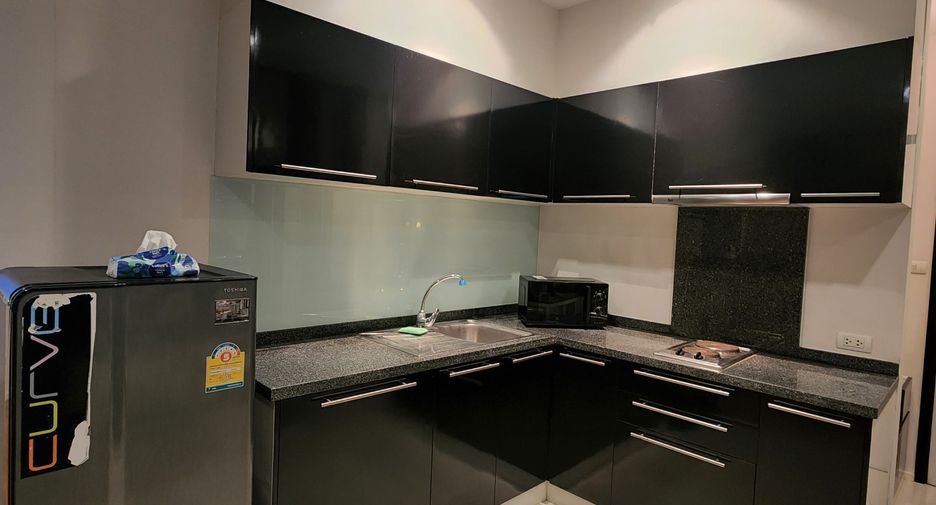 Wohnung zur Miete mit 1 Zimmer in Khlong San, Bangkok