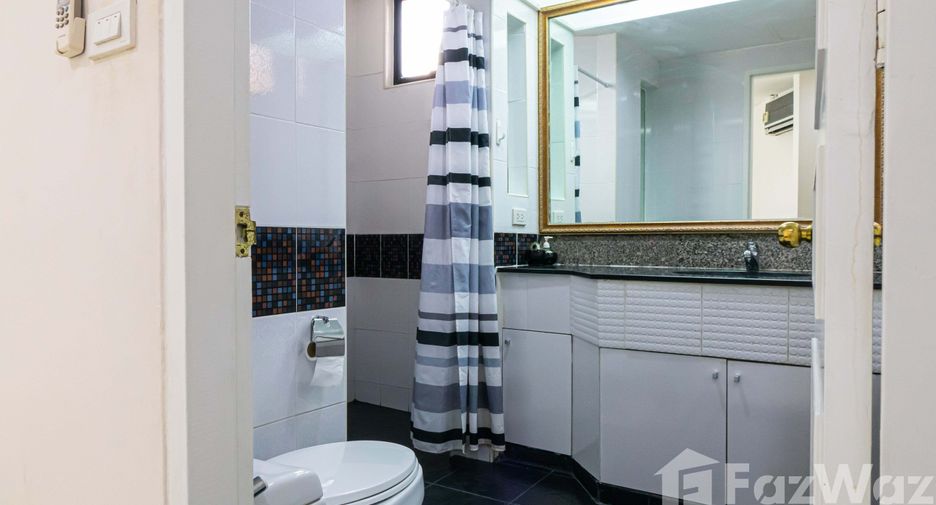 For rent 3 bedrooms condo in Khlong Toei, Bangkok
