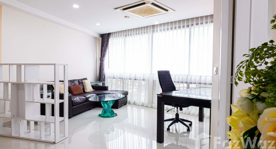 For rent 3 bedrooms condo in Khlong Toei, Bangkok