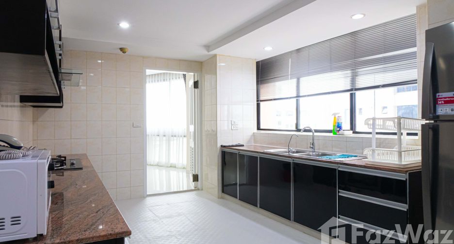 For rent 3 bedrooms condo in Khlong Toei, Bangkok