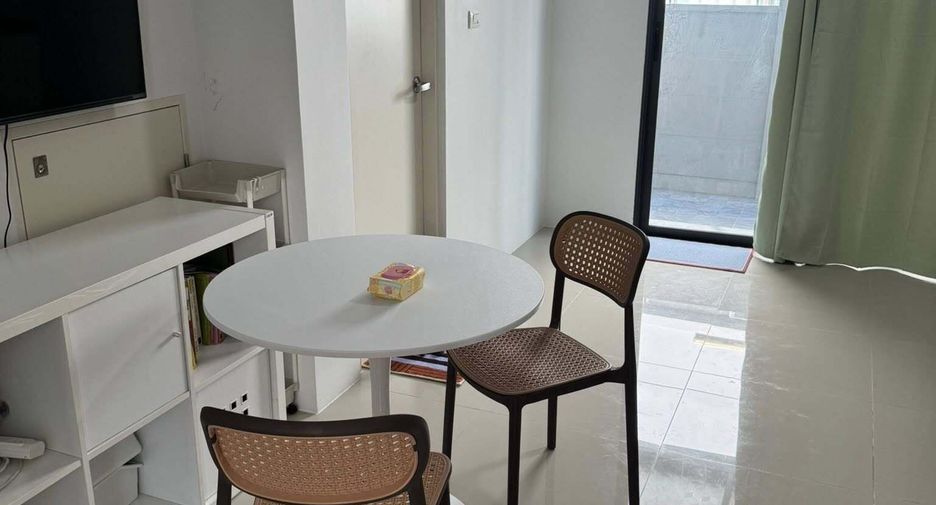 Casa adosada en alquiler de 2 habitaciones en Bang Sao Thong, Samut Prakan