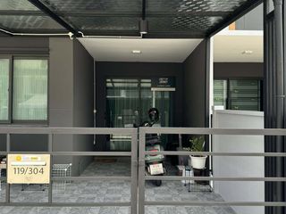 For rent 2 bedrooms townhouse in Bang Sao Thong, Samut Prakan