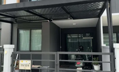 À louer 2 chambres maison de ville à Bang Sao Thong, Samut Prakan