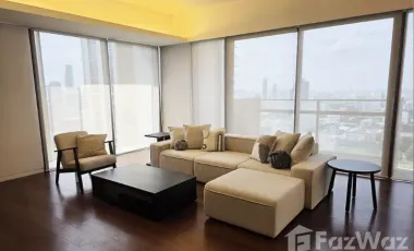 For rent 3 bedrooms condo in Pathum Wan, Bangkok