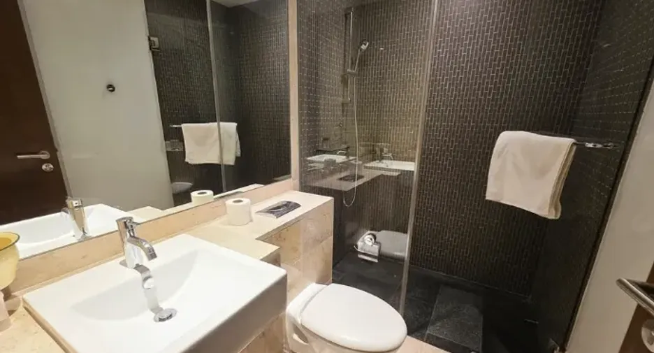 For rent 3 bedrooms condo in Pathum Wan, Bangkok