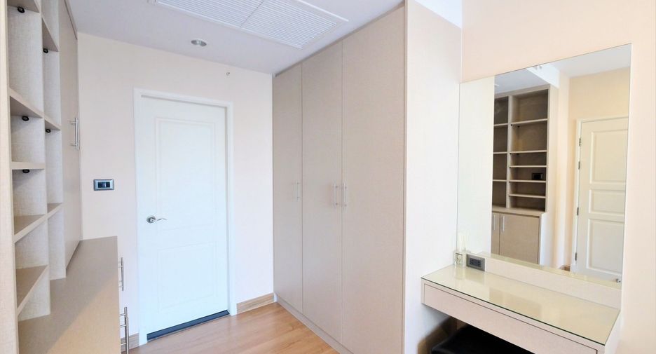 Wohnung zur Miete mit 1 Zimmer in Huai Khwang, Bangkok