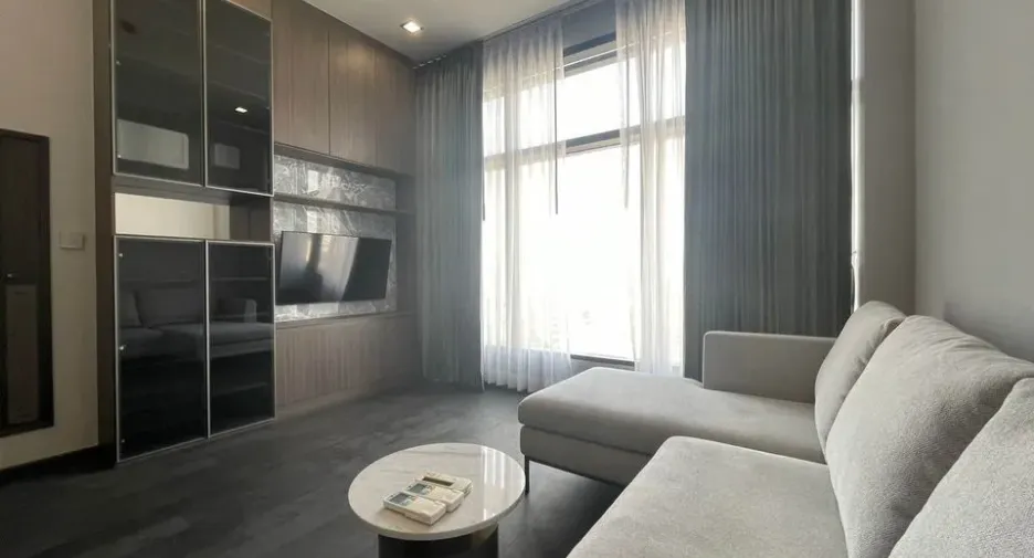 For rent 2 bedrooms condo in Ratchathewi, Bangkok