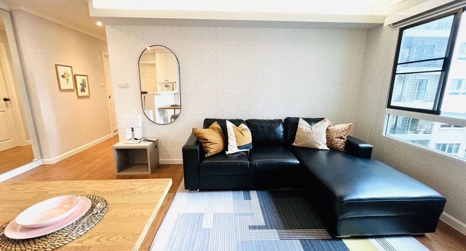 For rent 2 bedrooms condo in Khlong Toei, Bangkok