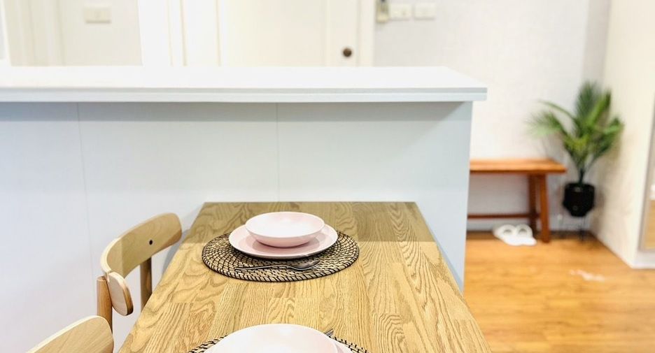 For rent 2 bedrooms condo in Khlong Toei, Bangkok