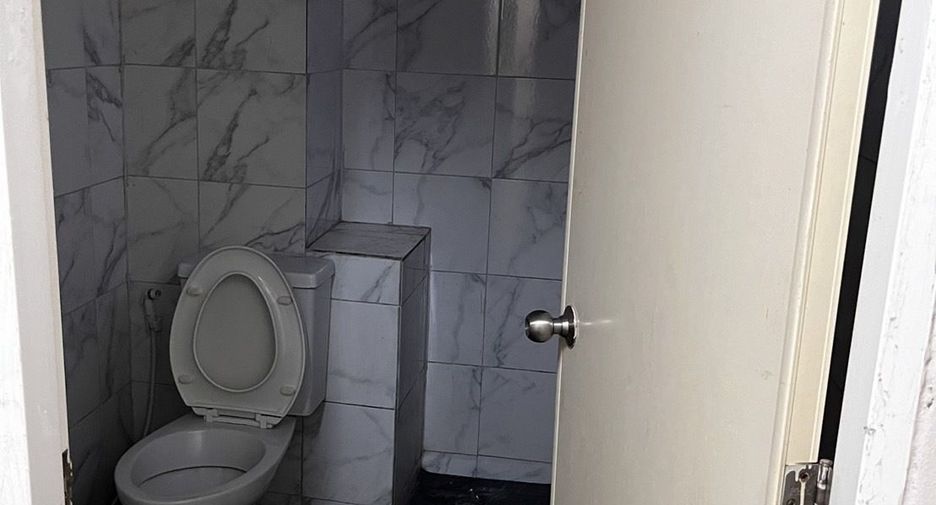 Gewerbefläche zur Miete mit 4 Zimmer in Bang Kapi, Bangkok