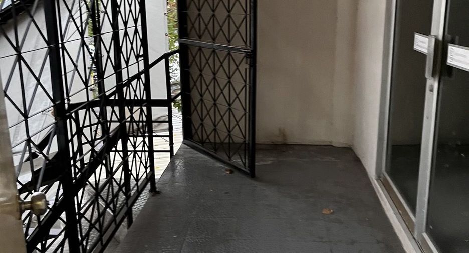 Gewerbefläche zur Miete mit 4 Zimmer in Bang Kapi, Bangkok
