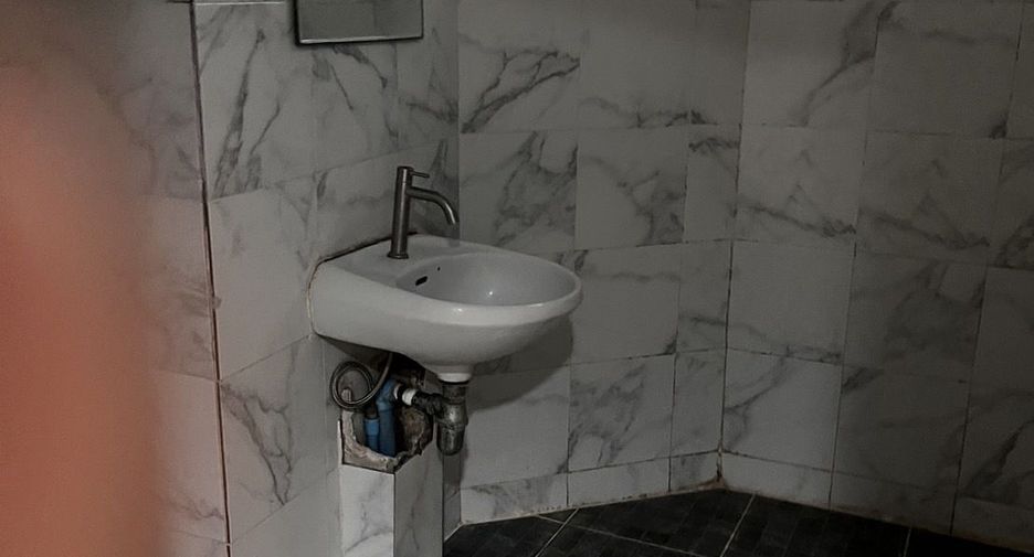 Gewerbefläche zur Miete mit 4 Zimmer in Bang Kapi, Bangkok