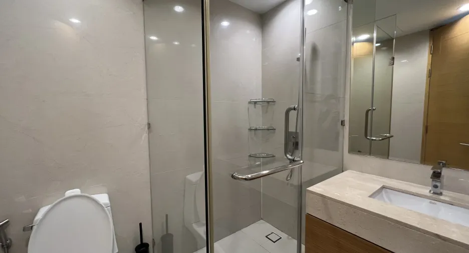 For rent 1 bed condo in Yan Nawa, Bangkok