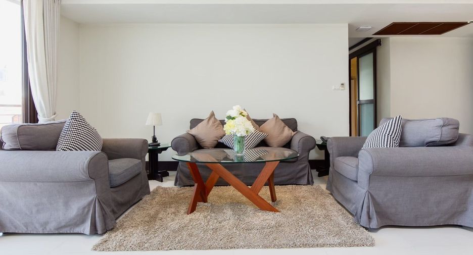 For rent 2 bedrooms condo in Watthana, Bangkok