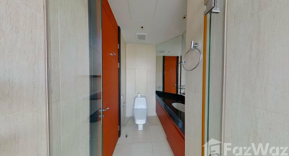 For rent 3 bedrooms condo in Sathon, Bangkok