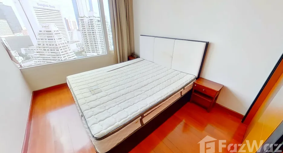For rent 3 bedrooms condo in Sathon, Bangkok