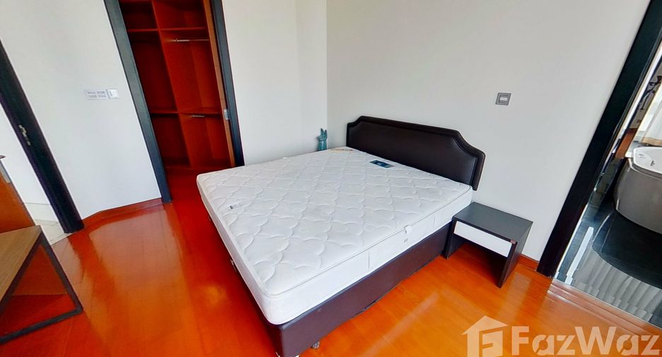 For rent 3 bedrooms condo in Sathon, Bangkok