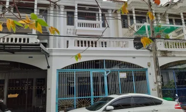 ให้เช่า 2 ห้องนอน ทาวน์เฮ้าส์ ใน ยานนาวา, กรุงเทพฯ