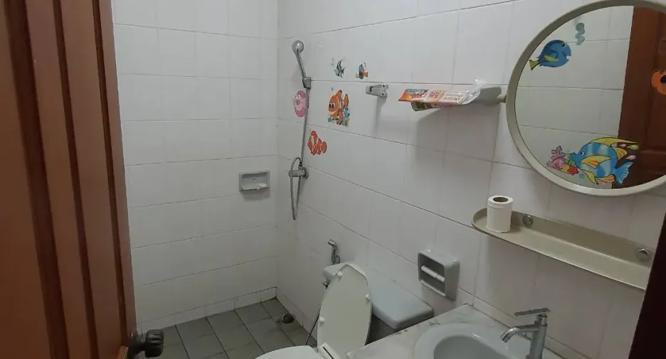 For rent 2 bedrooms townhouse in Yan Nawa, Bangkok
